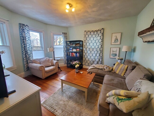 Building Photo - 72 Marshall St