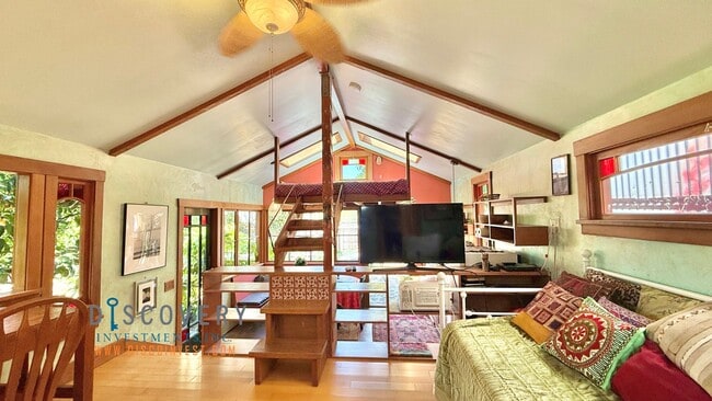 Building Photo - Charming Cabin Cottage Loft with Rustic Wa...