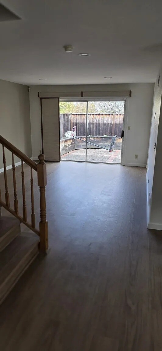 Building Photo - 2345 Pinard St