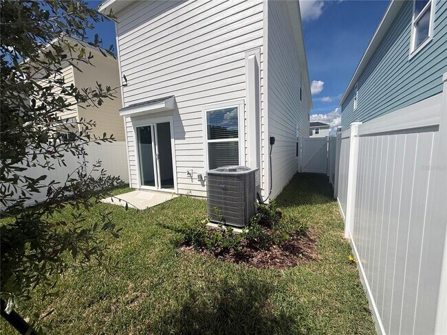 Building Photo - 9189 SW 71st Ct