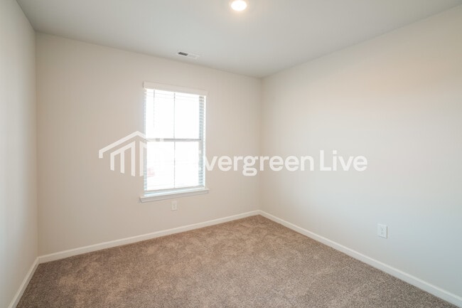 Building Photo - 22677 Dashwood Ln