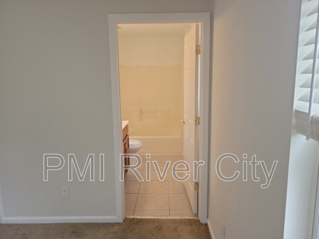 Building Photo - 1390 Old Middleburg Rd N