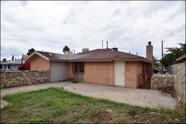 Building Photo - 2 bedroom in El Paso TX 79907