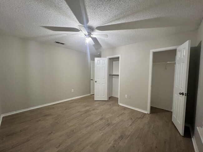 Building Photo - 6542 88th St