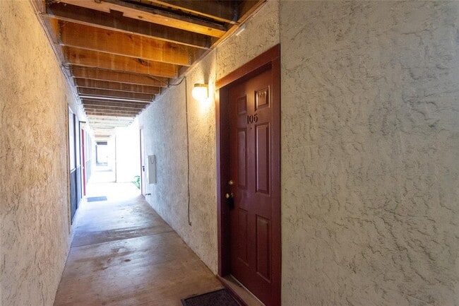 Building Photo - 3115 Helms St