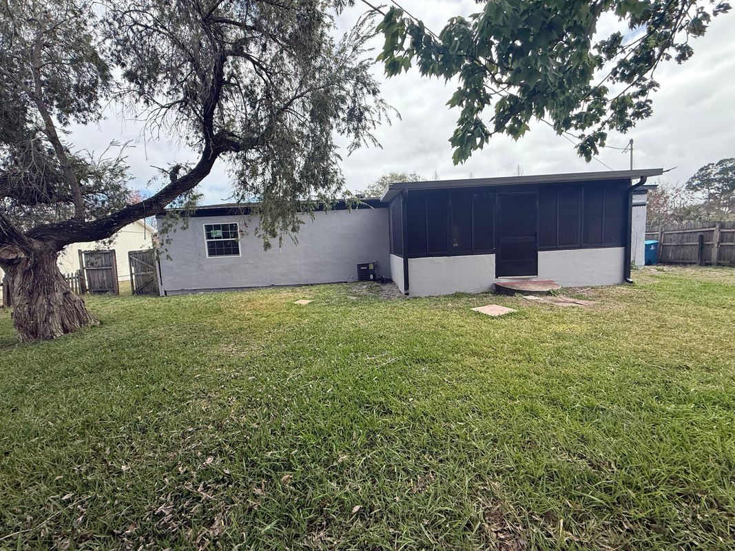 Building Photo - 130 Cascade Ave SE