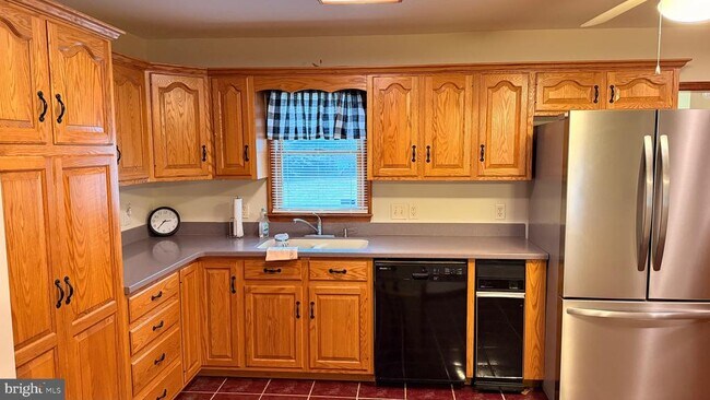 Building Photo - 3869 Midstate Rd