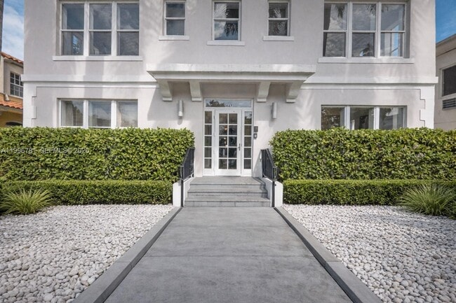 Building Photo - 1027 Pennsylvania Ave