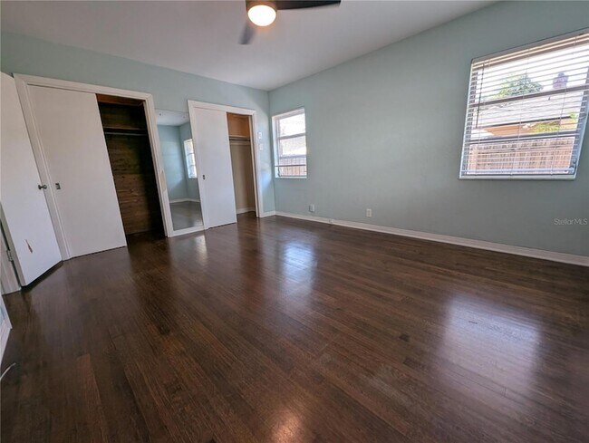 Building Photo - 208 12th Ave N