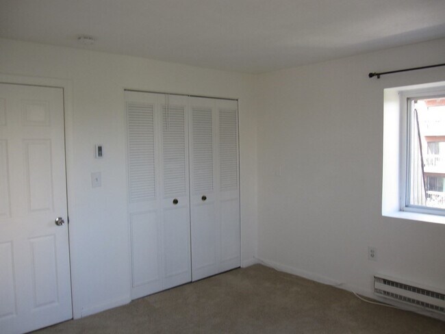 Building Photo - 270 Quarry St