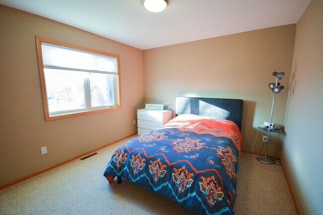 Building Photo - Incredible home in desirable Hart Farms location!