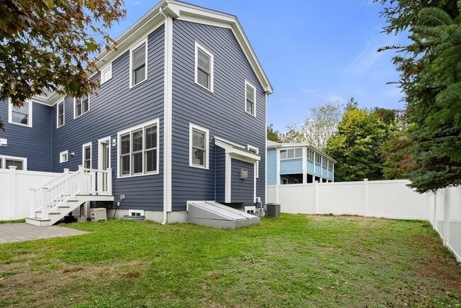 Building Photo - 17 Vernon St