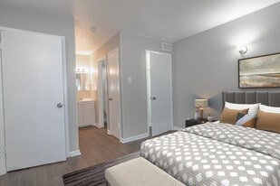 Building Photo - The Jackson Apartments