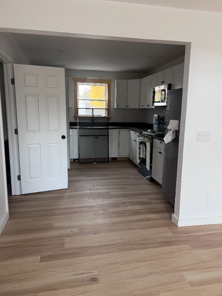 Building Photo - 254 Lincoln St