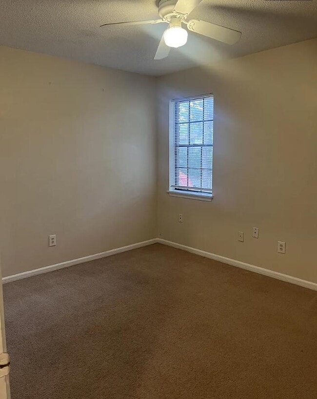 Building Photo - 111 Timber Ln