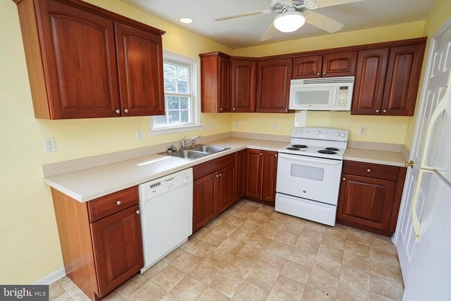 Building Photo - 1331 Aspen Dr