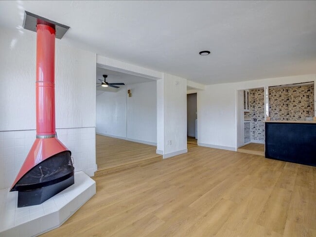 Building Photo - Fully Remodeled 3BR Home + Detached Bonus Room | Private Yard | Central A/C