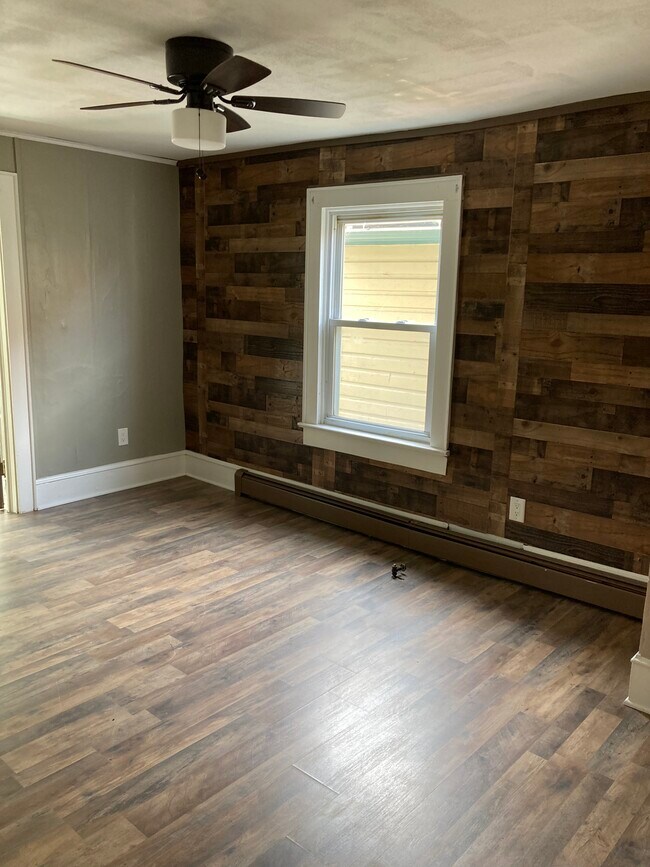 Building Photo - 1320 Otter St