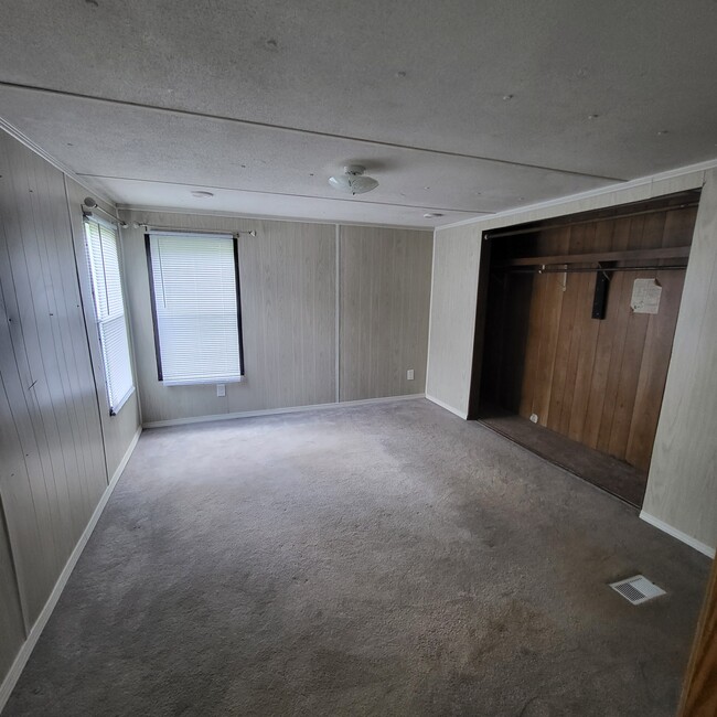 Building Photo - 1788 US-258