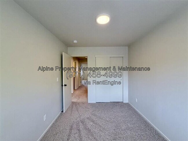 Building Photo - 13119 SW 154th Ave