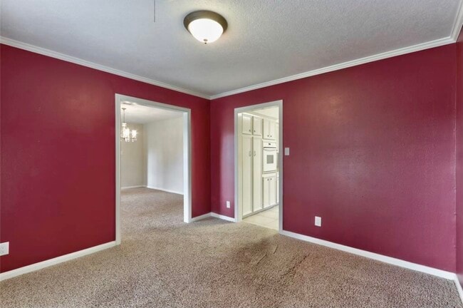 Building Photo - 2011 Stebbins Dr