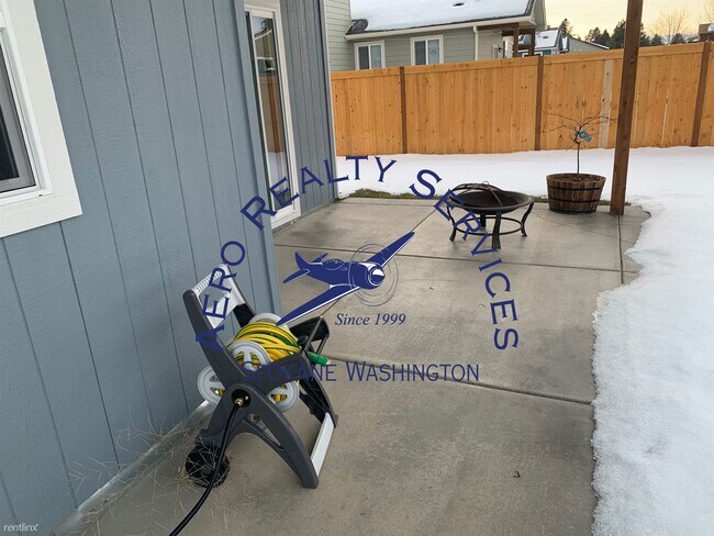 Building Photo - 4 br, 3 bath House - 1601 E Marilyn Cir