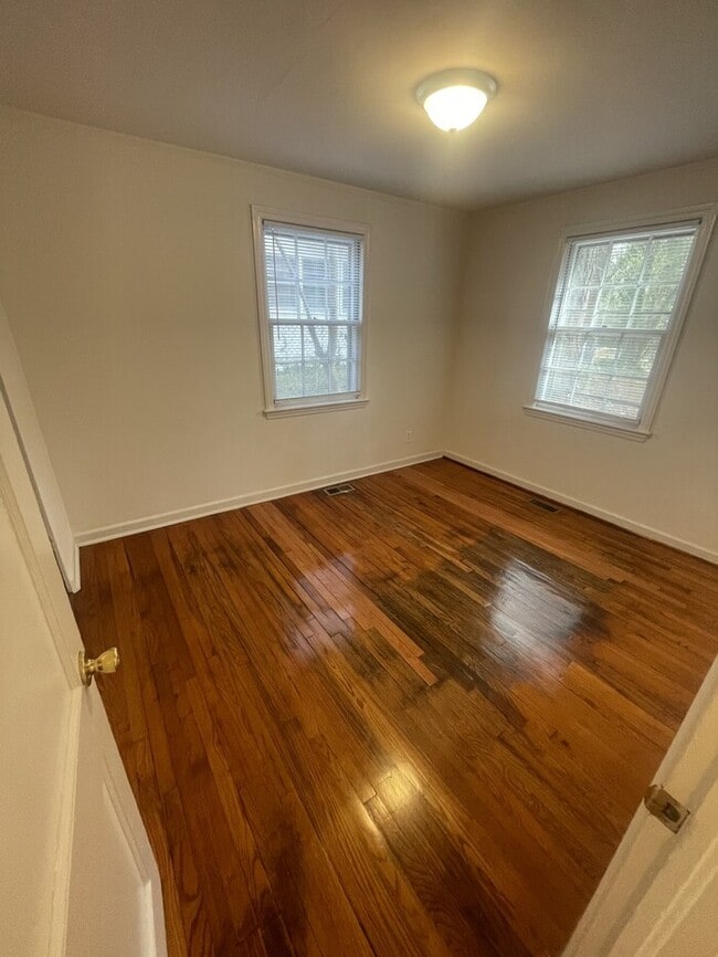 Building Photo - 2 bd 1 ba house