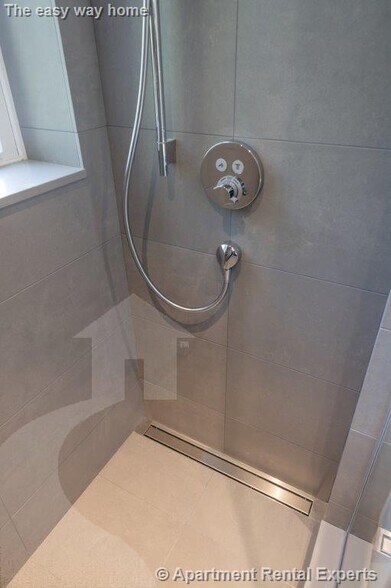 Building Photo - 17A Forest St Unit #41