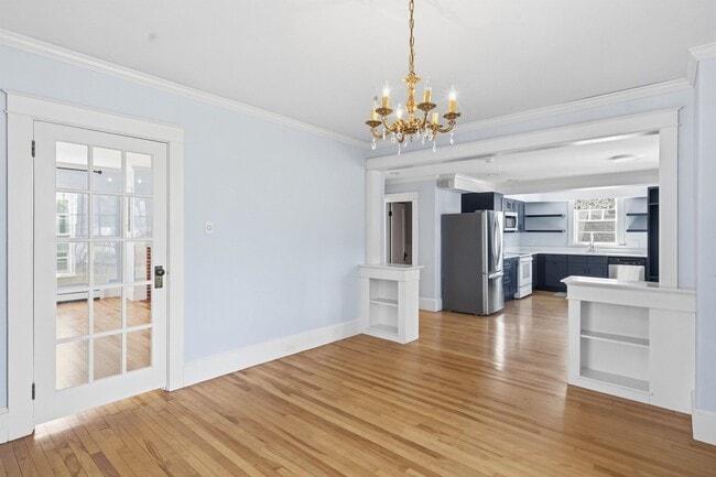 Building Photo - 198 Linden St