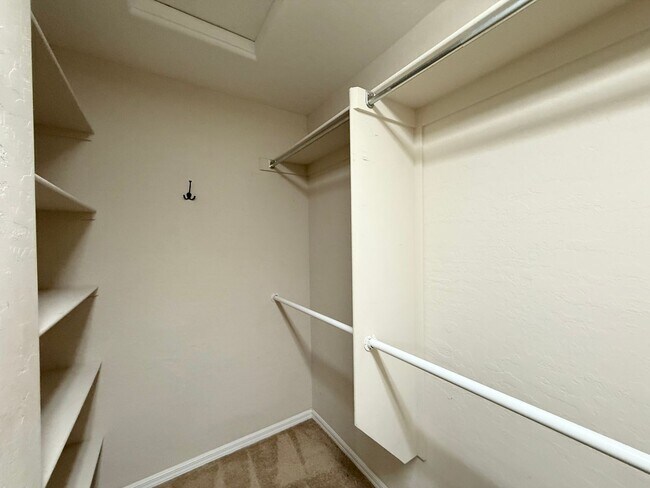 Building Photo - 11833 Bussero Ct