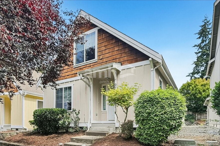 Building Photo - 2709 9th St SE