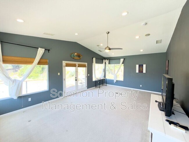 Building Photo - 2840 Esturion Pl