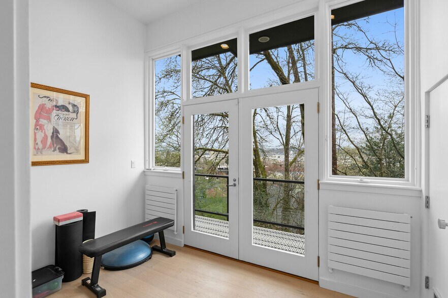 Building Photo - 2831 NW Cornell Rd