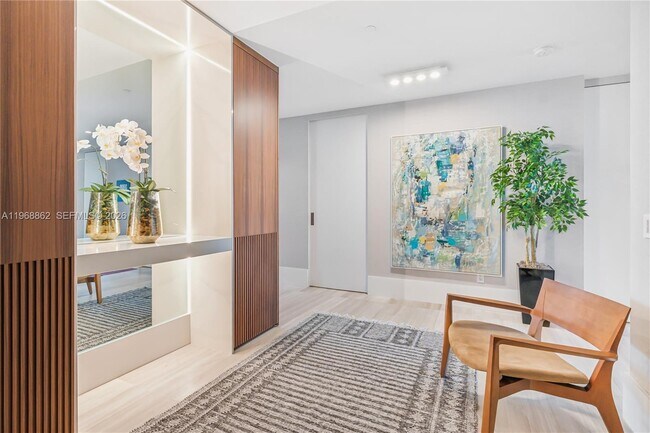 Building Photo - 18975 Collins Ave