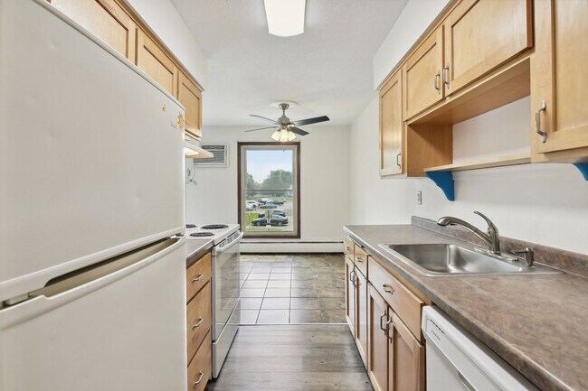 Building Photo - 819 11th Ave S