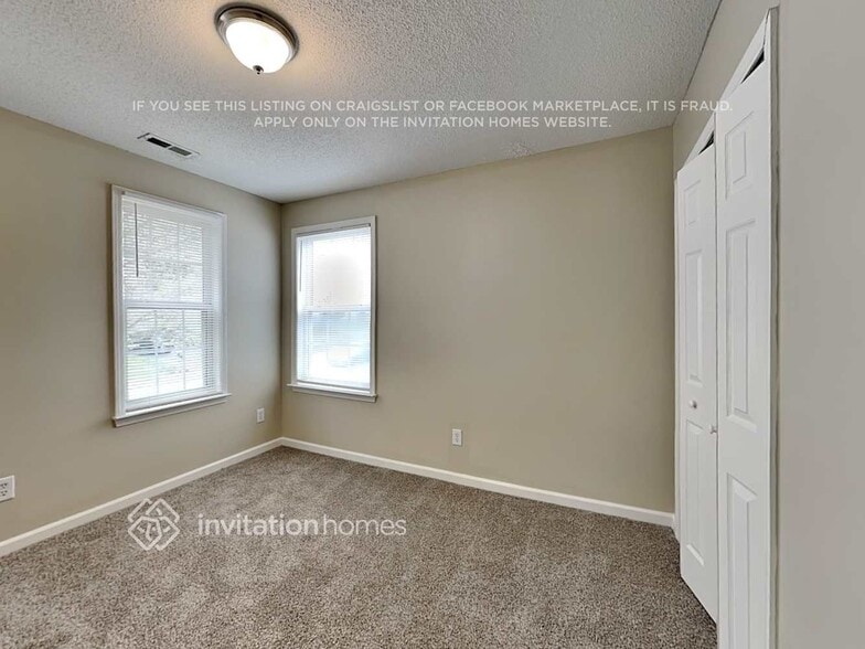 Building Photo - 526 Crossview Ln