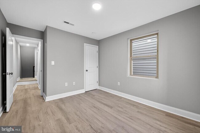 Building Photo - 1208 W Dauphin St