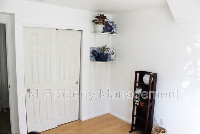 Building Photo - 10784 W 63rd Pl