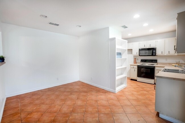 Building Photo - 3611 Cookstown Dr