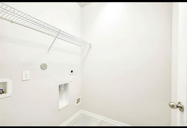 Building Photo - 20711 Winghaven Dr