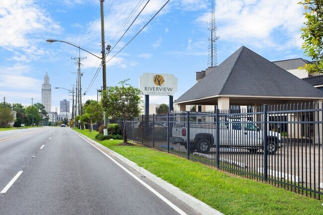 Building Photo - 2BR 2BA Condo Downtown (Riverview Condomin...
