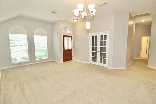 Building Photo - 915 Rock Springs Dr