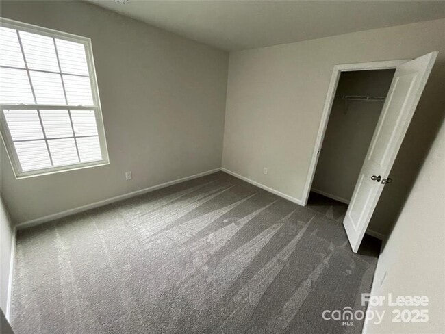 Building Photo - 354 Hollingswood Dr