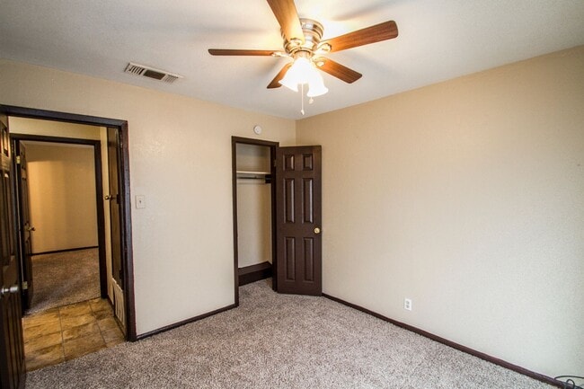 Building Photo - Your Family Home Near Dowtown