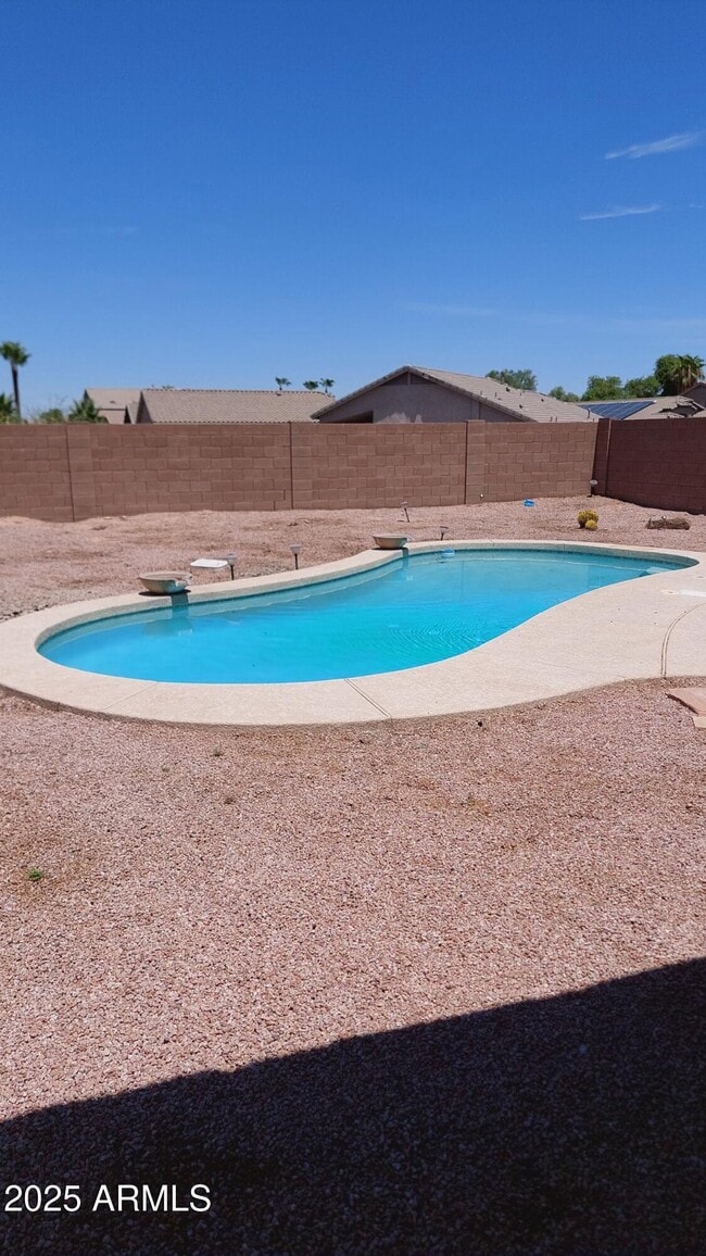 Building Photo - 42606 Chambers Dr