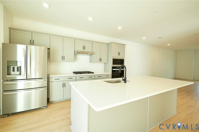 Building Photo - 15337 Sunray Wy