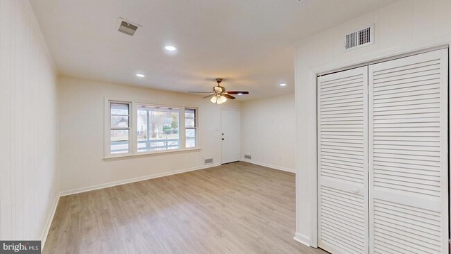 Building Photo - 6511 Enfield Dr