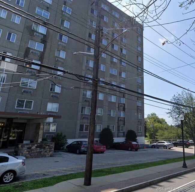 Building Photo - 120 Huntington Turnpike