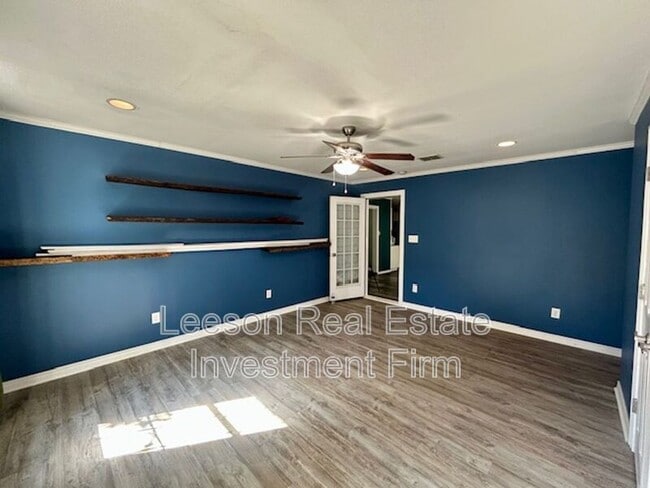 Building Photo - 3715 Greenway Pl