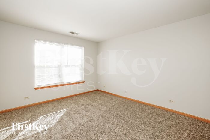 Building Photo - 1907 Vermette Cir